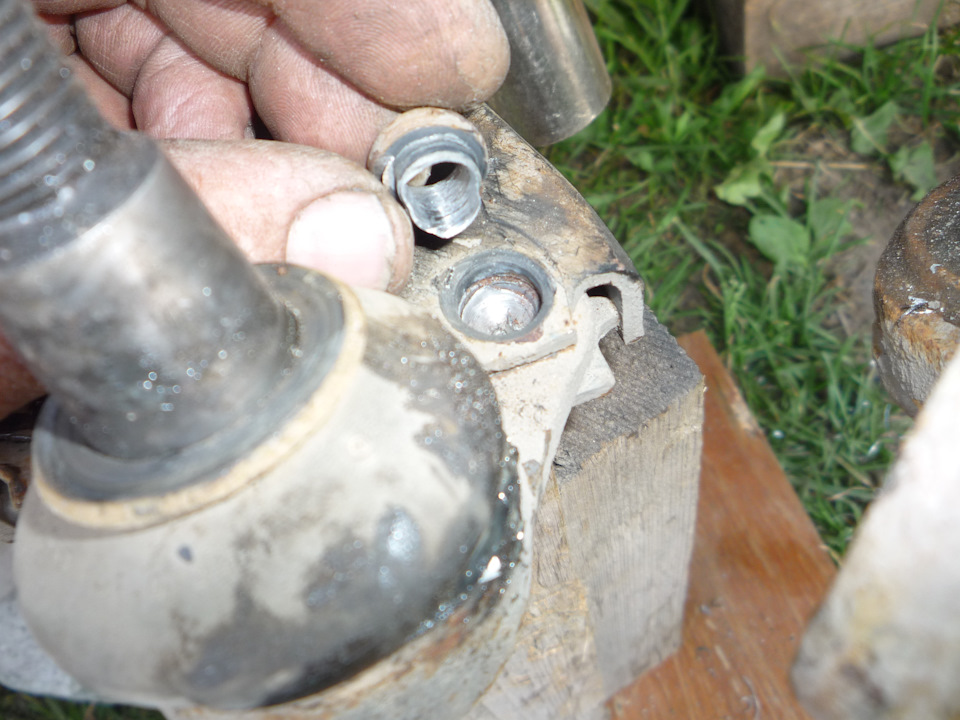 как и говорил 12 мм отверстие.стенки 1 мм остатки. — Ford S-Max (1G)