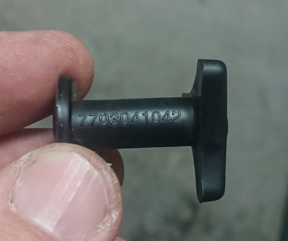 7703041042 Гайка-барашек м6 RENAULT | Запчасти на DRIVE2