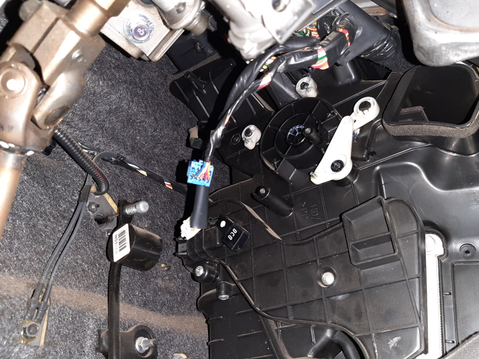 Замена привода направления обдува — Hyundai Elantra (4G), 1,6 л, 2008 ...