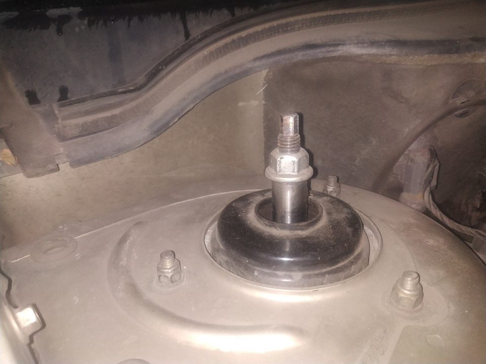 Пробил опору амортизатора. Как открыть Chrysler Pacifica когда сел акум ...