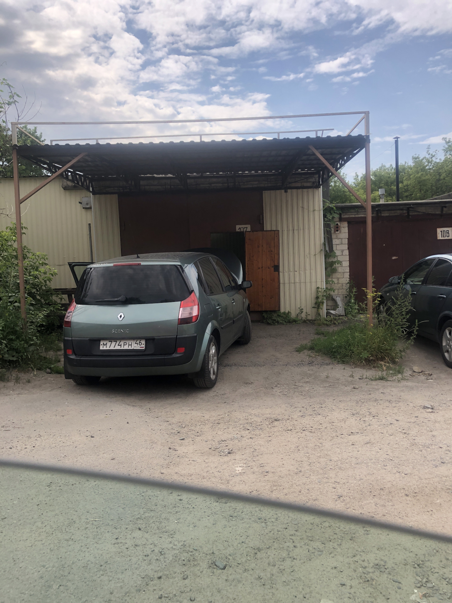 Нет питания на бензонасос нет искры сценик 2 проблема решена ...