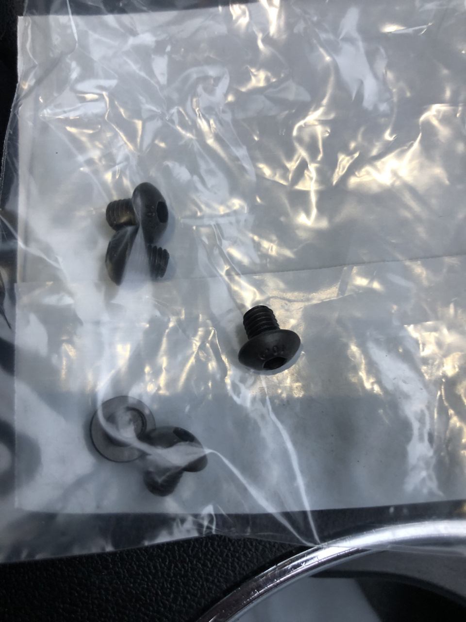 Силиконовая рамка госномера + крепеж в цвет (дребезжание рамки ...