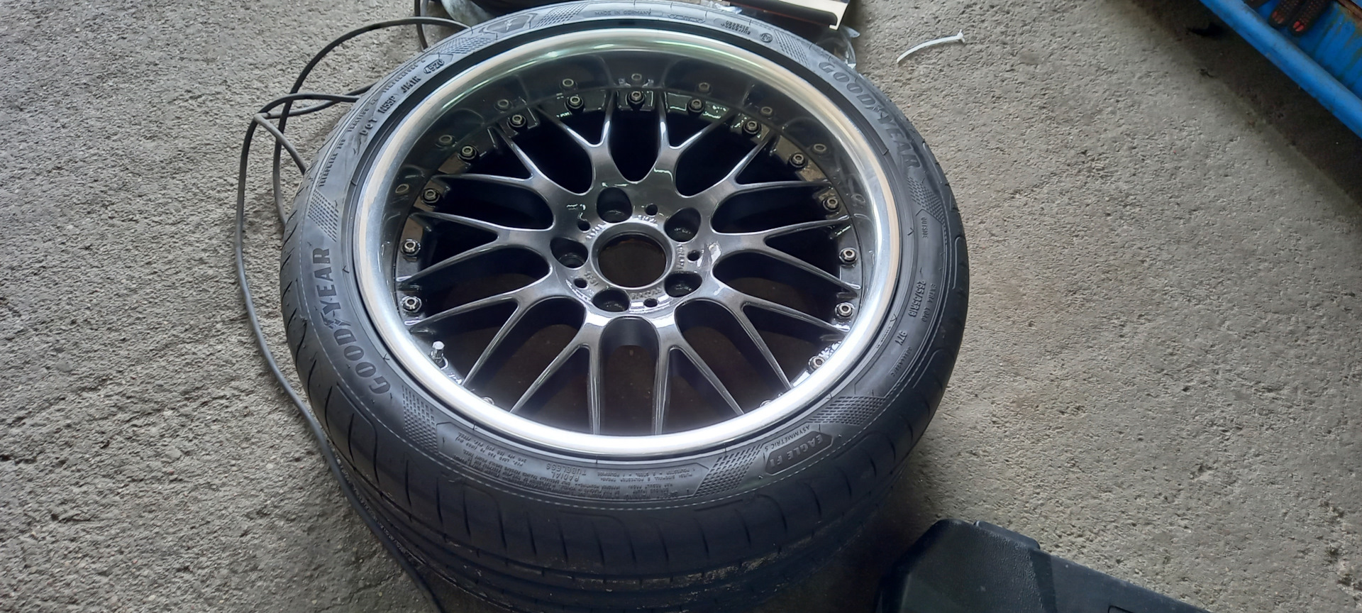 Замена заднего датчика абс, датчика колодок. — BMW 5 series Touring ...