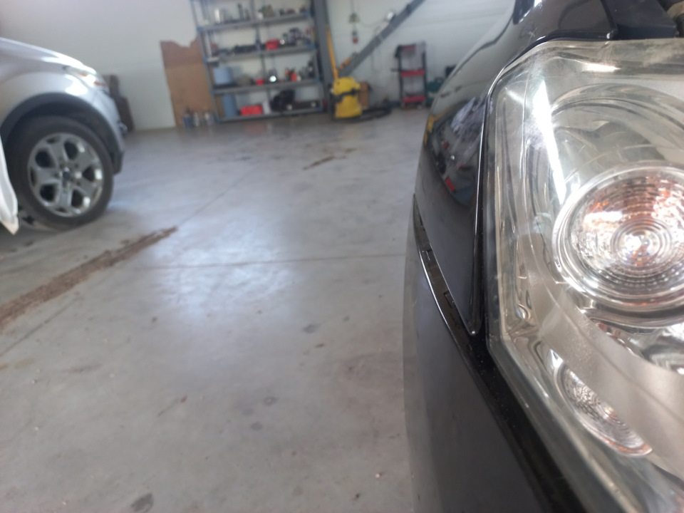 У меня одного бамер не прилегает плотно к крылу? — Renault Laguna III ...