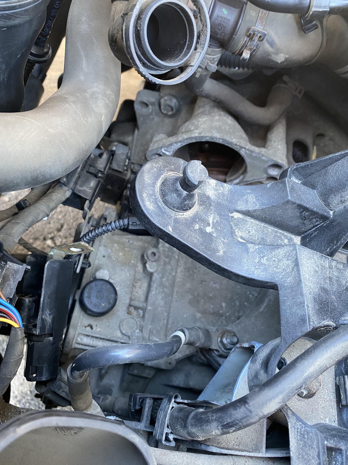 Замена масла в мехатронике DQ200 — Volkswagen Golf Mk6, 1,6 л, 2010 ...