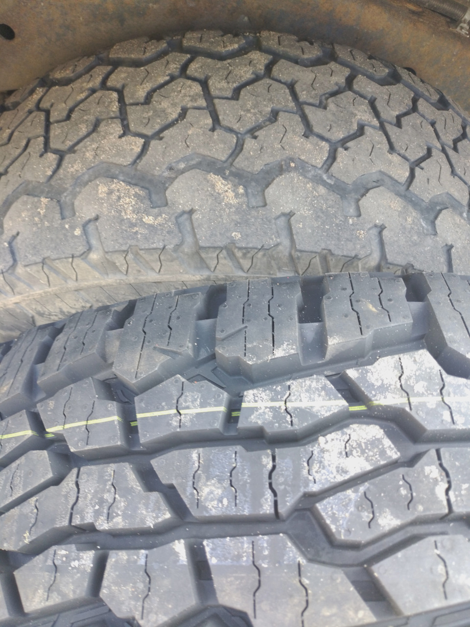 Nokian Outpost AT 265/70 R17.