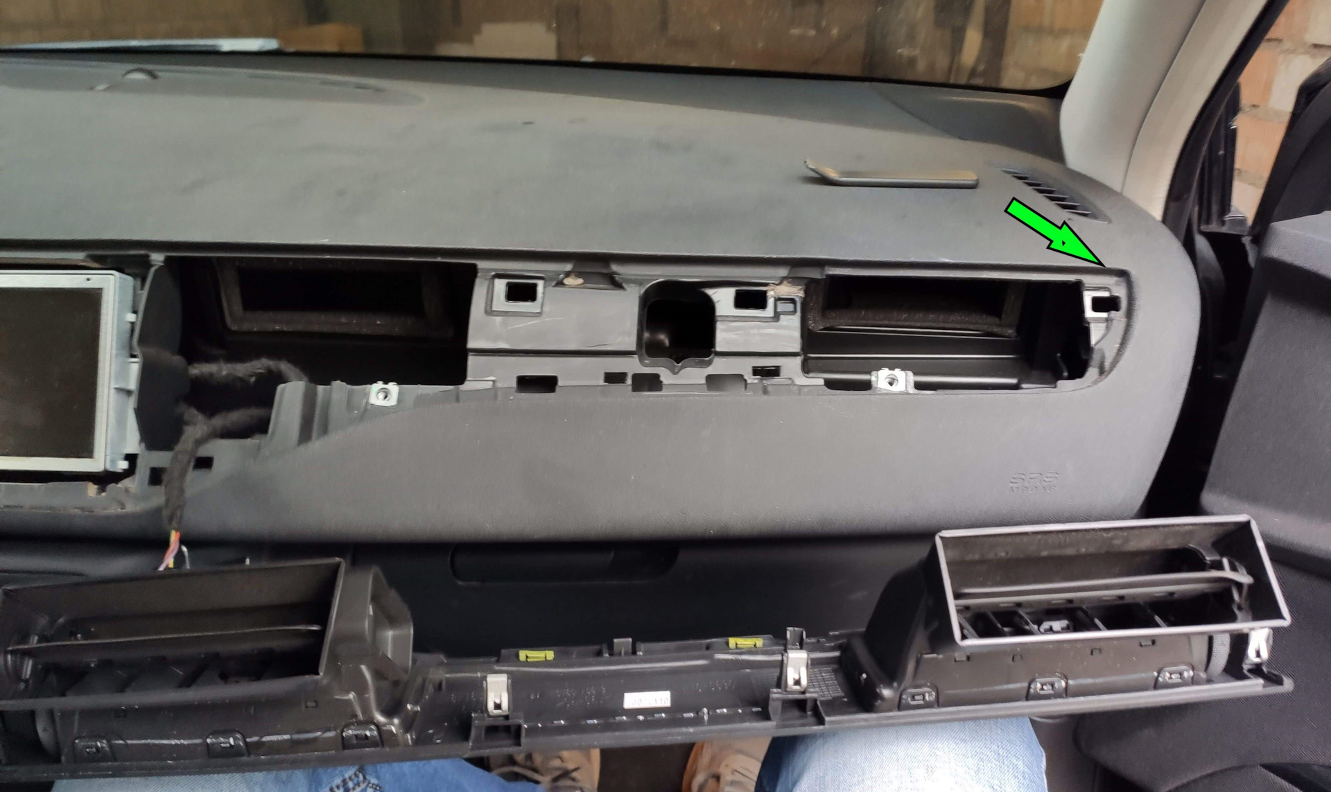 Снятие передней панели (блок телематики 2) — Citroen C5 (2G), 2 л, 2010 ...