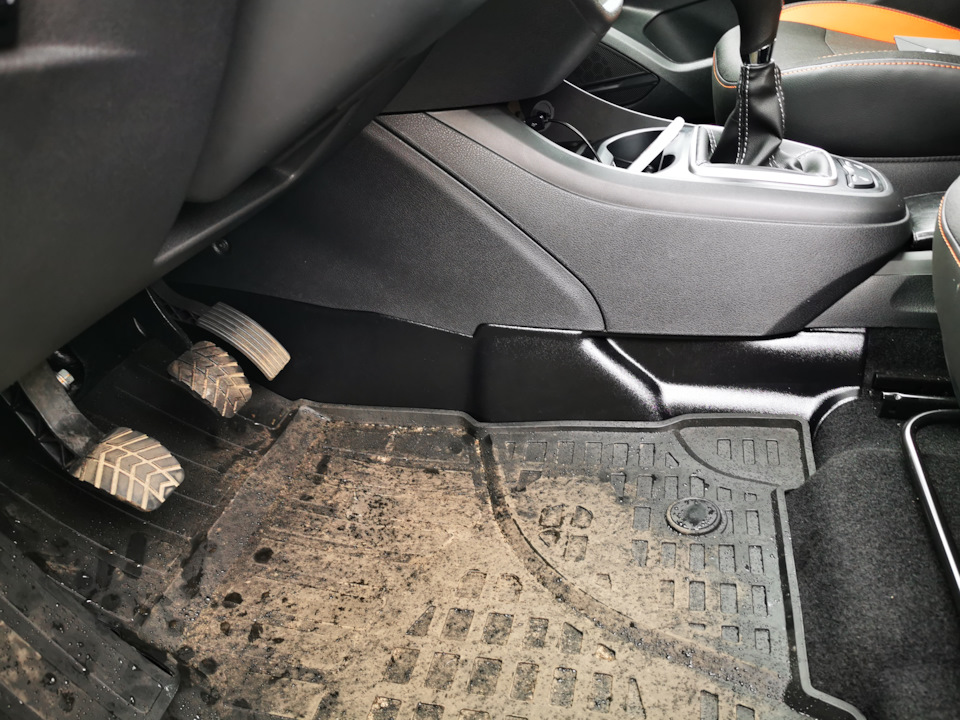 Передние накладки на пол — Lada Vesta SW Cross, 1,6 л, 2019 года ...