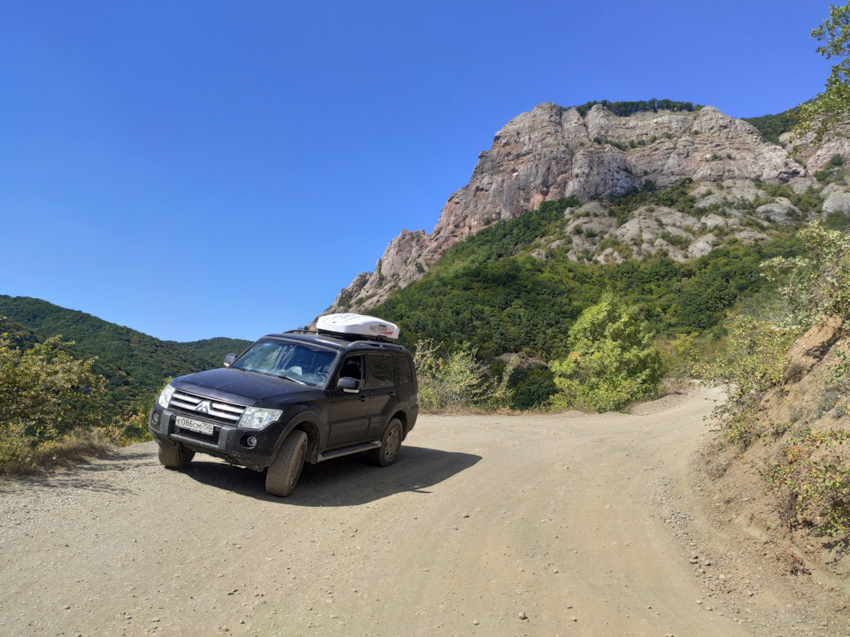 Новый перевал в Крыму — Mitsubishi Pajero (4G), 3,8 л, 2008 года ...