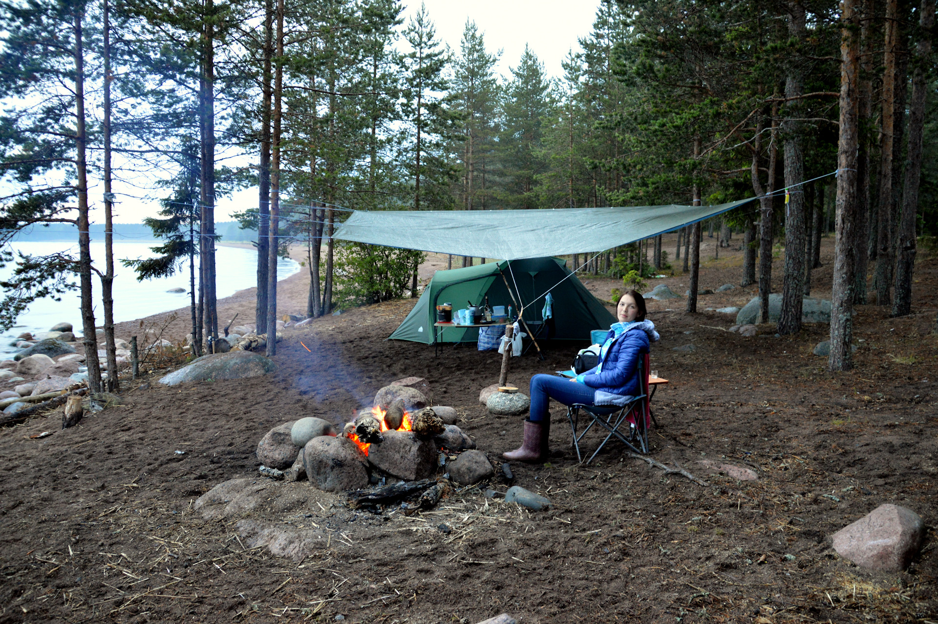 Карелия онежское озеро кемпинг. Ладожские шхеры с палаткой. Где встать с палаткой на белом море. Видлица ладожское озеро. Кемпинг на ладожском озере.
