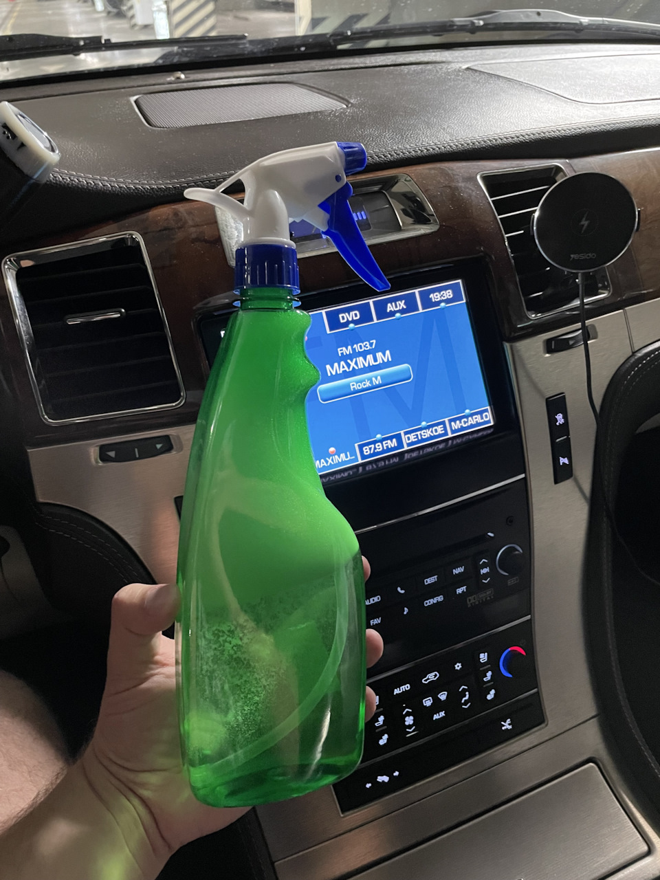 Фото в бортжурнале Cadillac Escalade (3G)