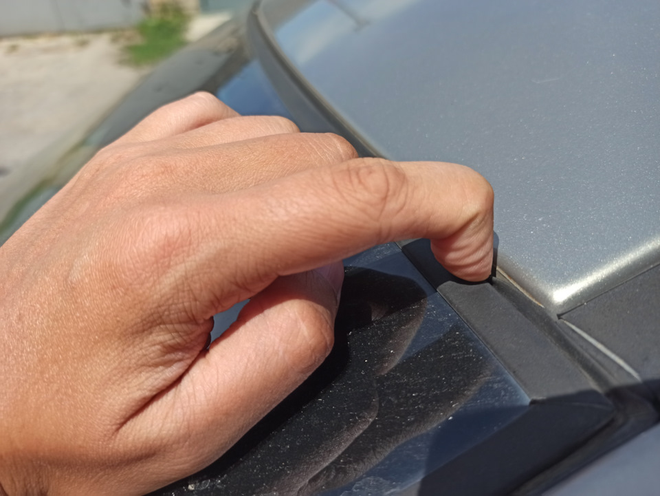 Ржавчина над лобовым. — KIA Ceed (1G), 1,6 л, 2011 года | наблюдение ...