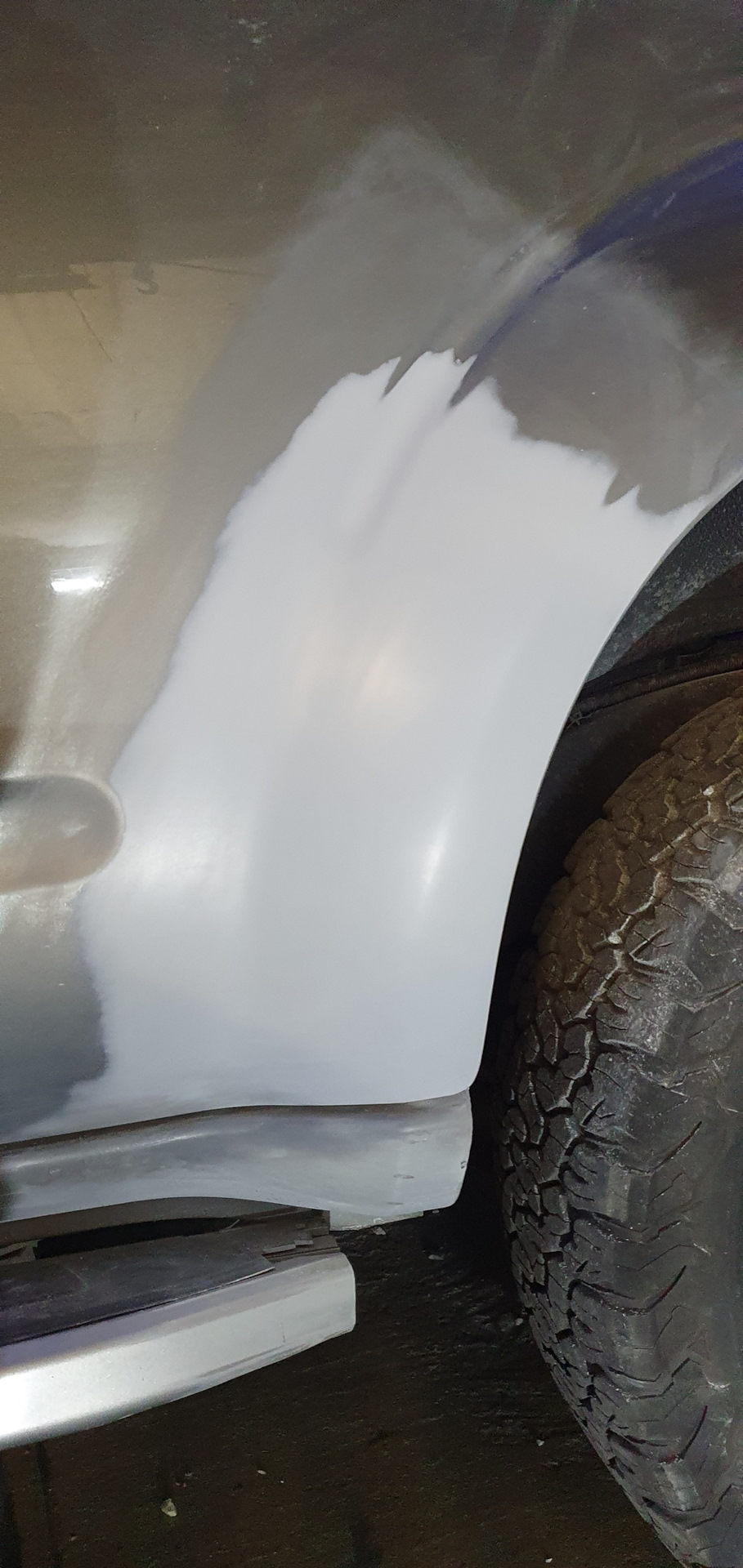 Ремонт скола ЛКП на двери, подкраска кантов двери, устранение рыжиков ...