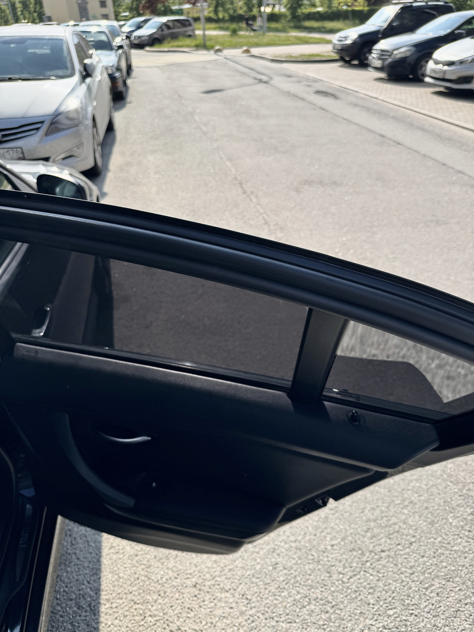 Скрип уплотнителей задних дверей BMW E90 — BMW 3 series (E90), 2 л ...