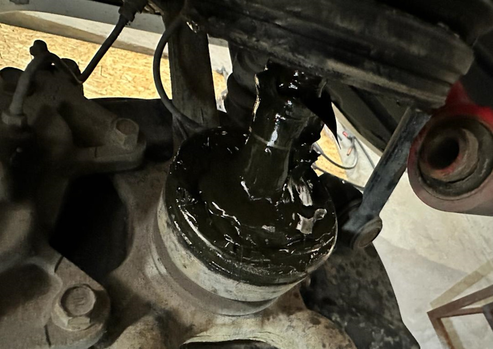 Заменили смазку, не снимая узел — Toyota 4Runner (4G)