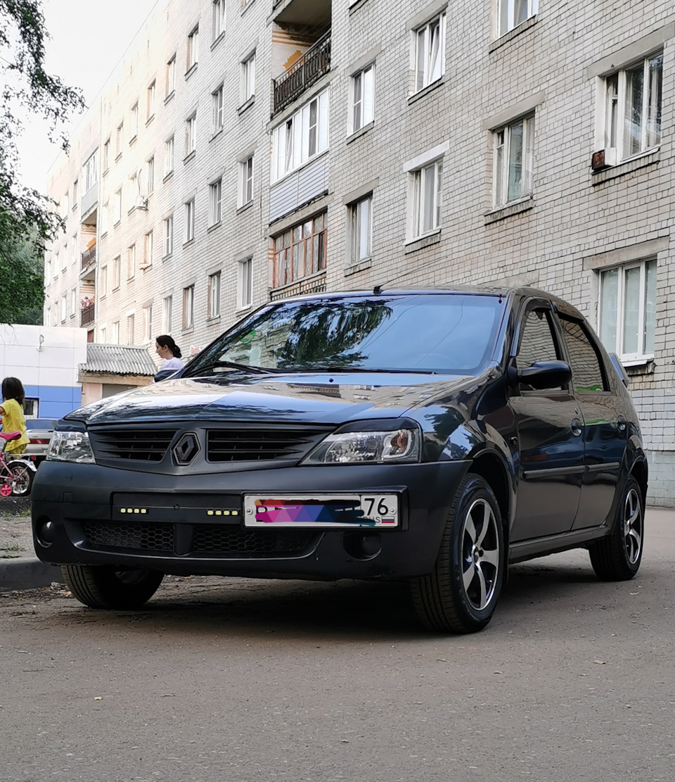 Подиум под номер в стиле EVO — Renault Logan (1G), 1,4 л, 2006 года |  стайлинг | DRIVE2