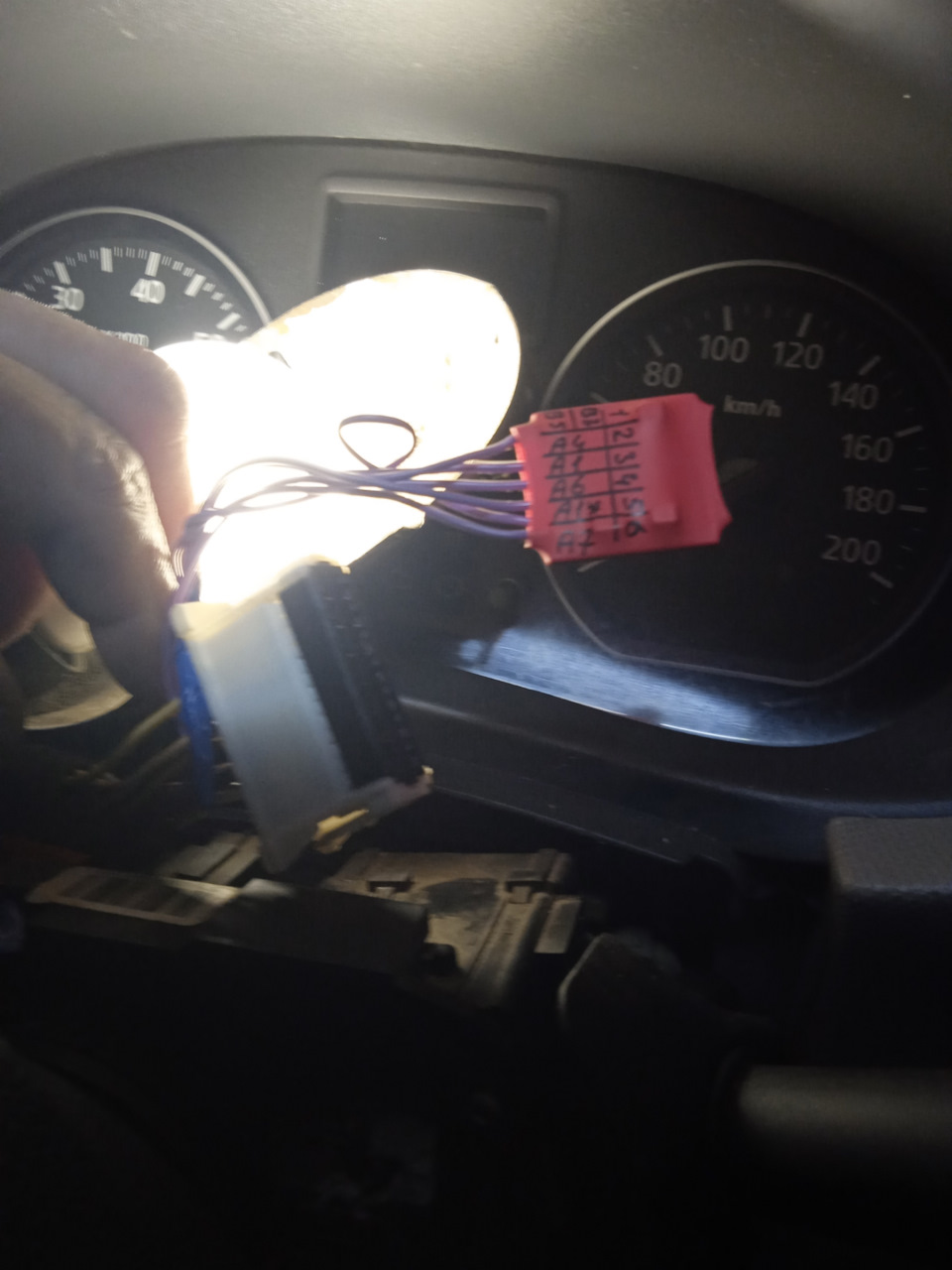 Реле паузы дворников — Renault Logan (1G), 1,4 л, 2011 года ...