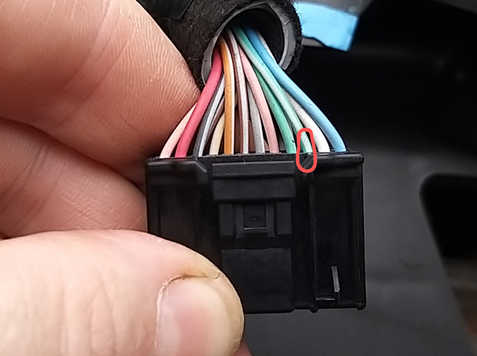 Сигнал ручника — Renault Fluence, 1,6 л, 2010 года | своими руками | DRIVE2