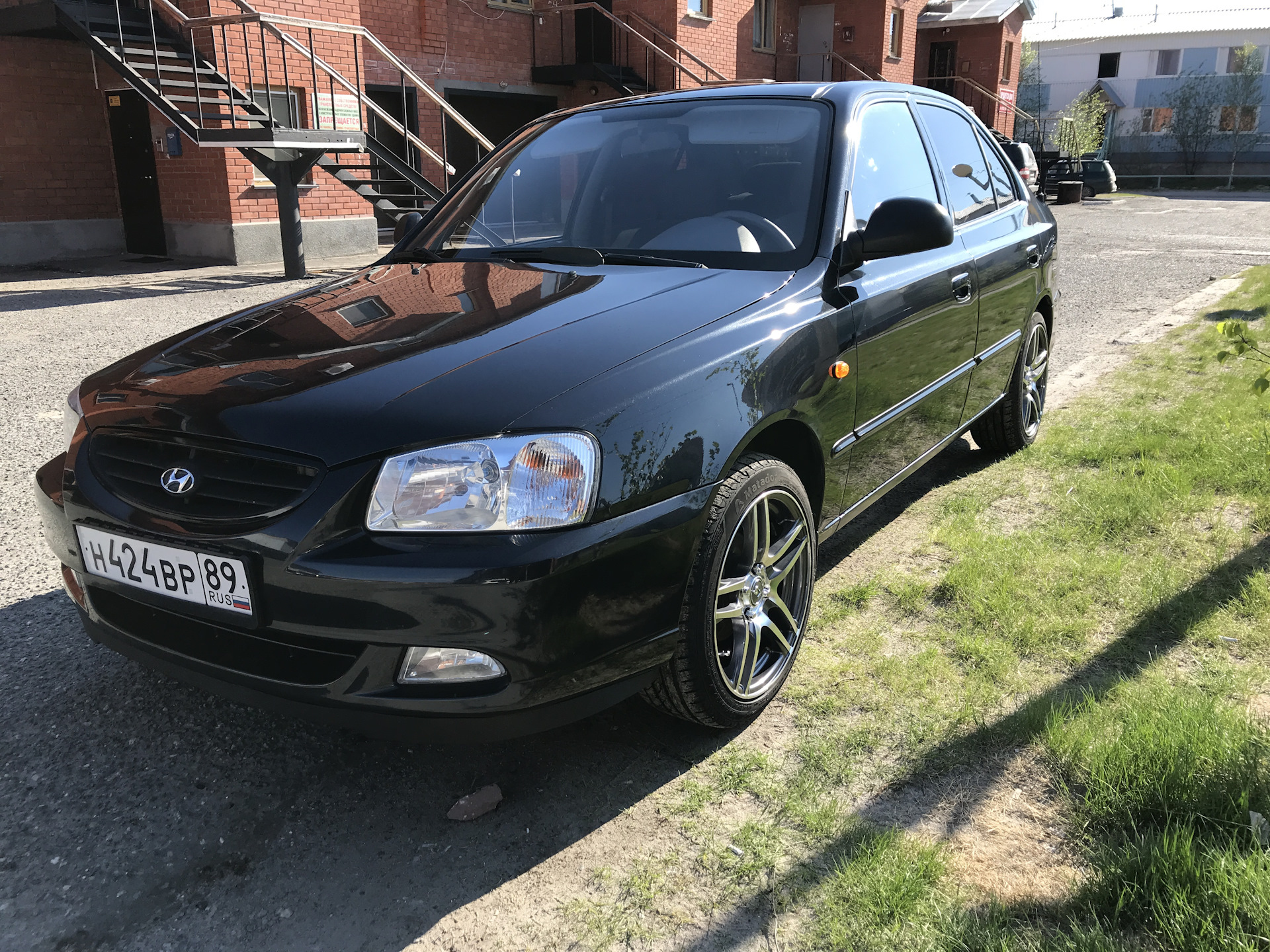 Акцент черного цвета. Hyundai Accent черный. Hyundai Accent 2008. Hyundai Accent 2008 Стайлинг. Hyundai Accent II 1999 черный.