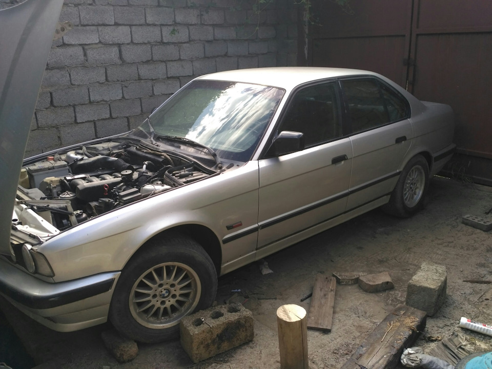 Туго включаются передачи. Снятие коробки и сцепления . Часть 1 — BMW 5 ...