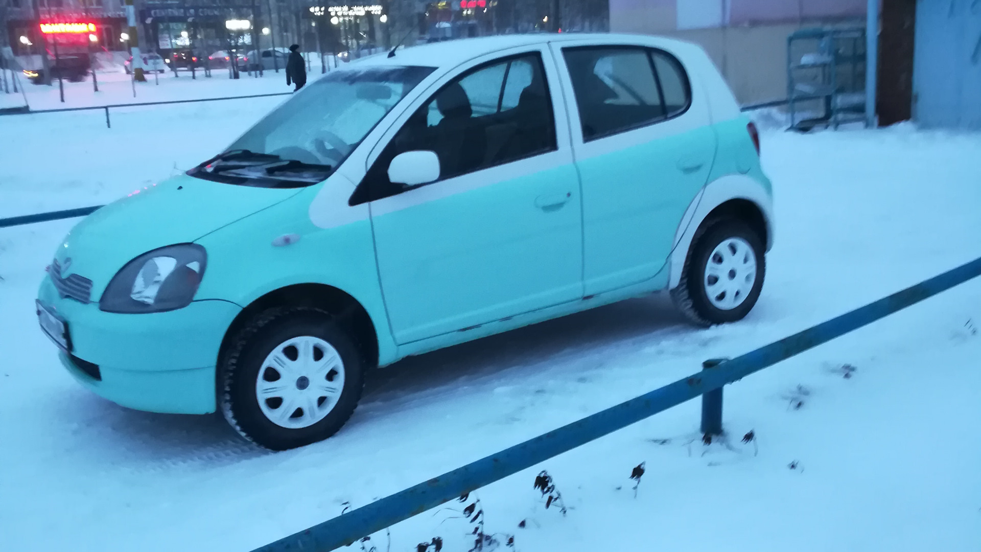 Toyota Vitz (10) 1.0 бензиновый 2001 | Витек-гламурный подонок на DRIVE2