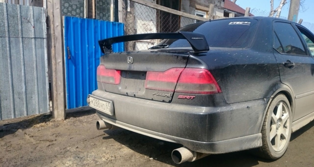 Сирах 6. Honda Accord 6 спойлер. Спойлер Honda Accord cf6. Спойлер мюген Аккорд 6. Honda Accord 6 2001 спойлер.