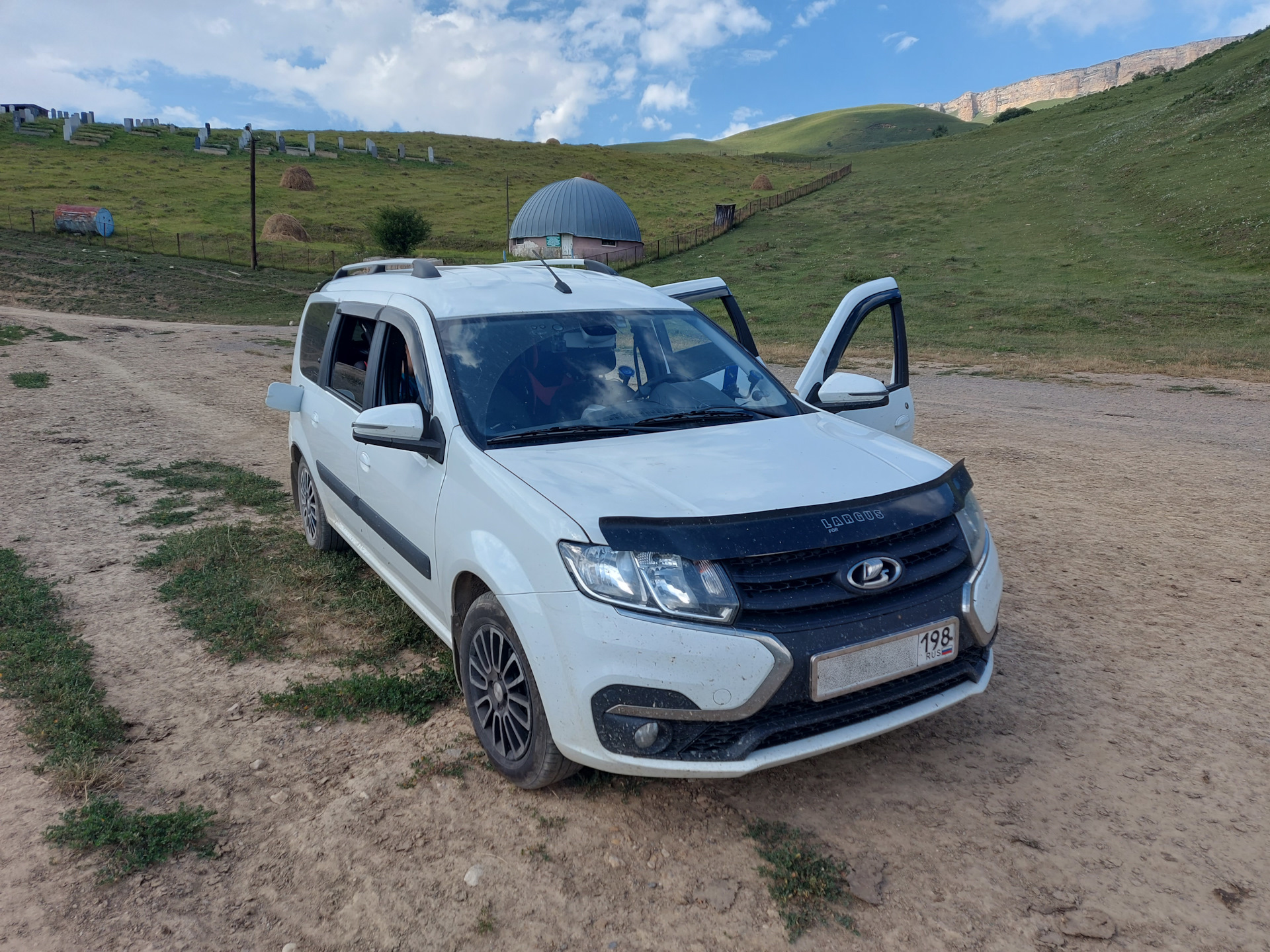 Сравнение старого и нового Ларгуса: выбираю для себя — Lada Ларгус, 1,6 л,  2021 года | покупка машины | DRIVE2