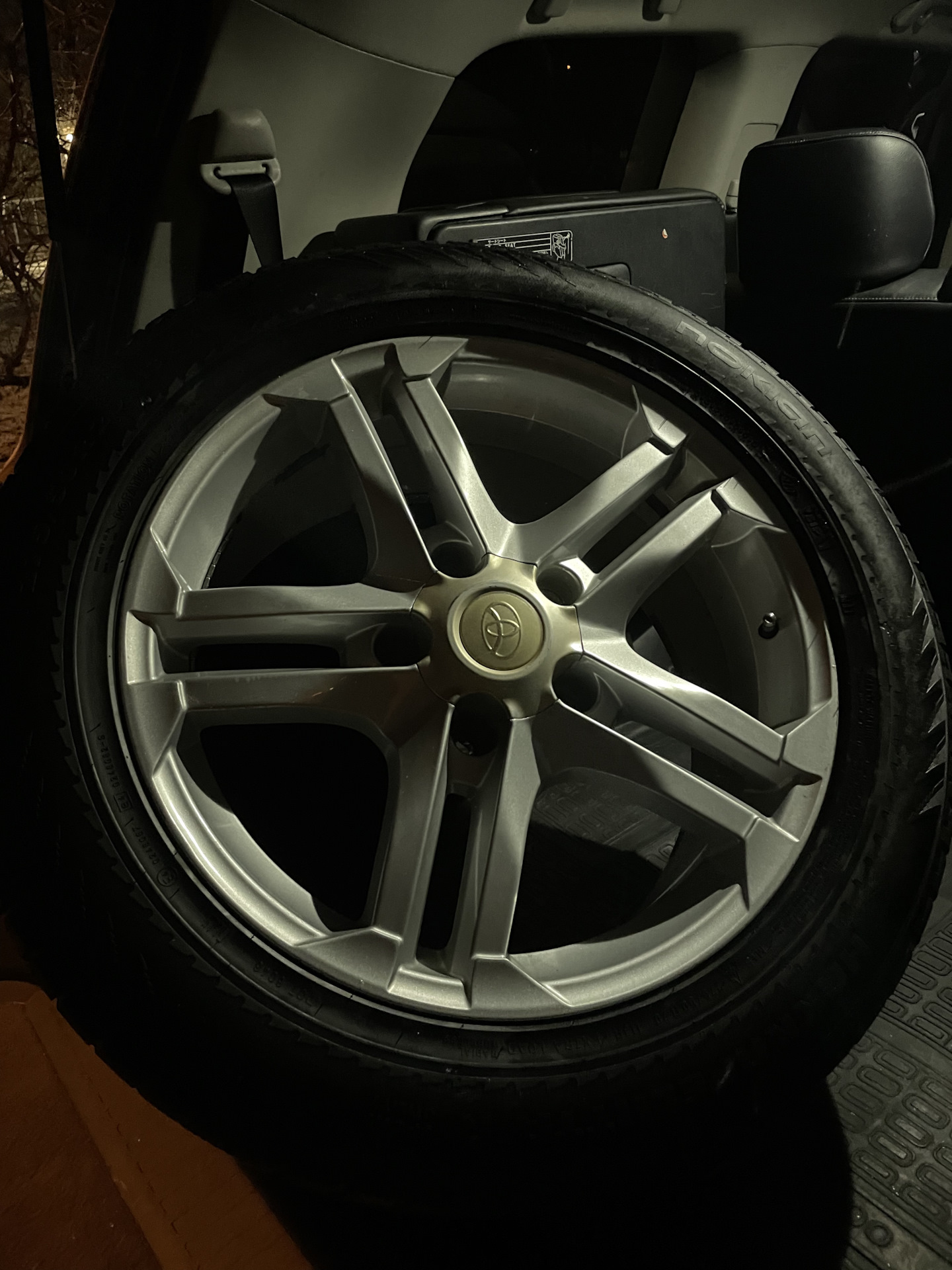 Запаска и замена механизма подъема запаски. — Toyota Land Cruiser 200 ...