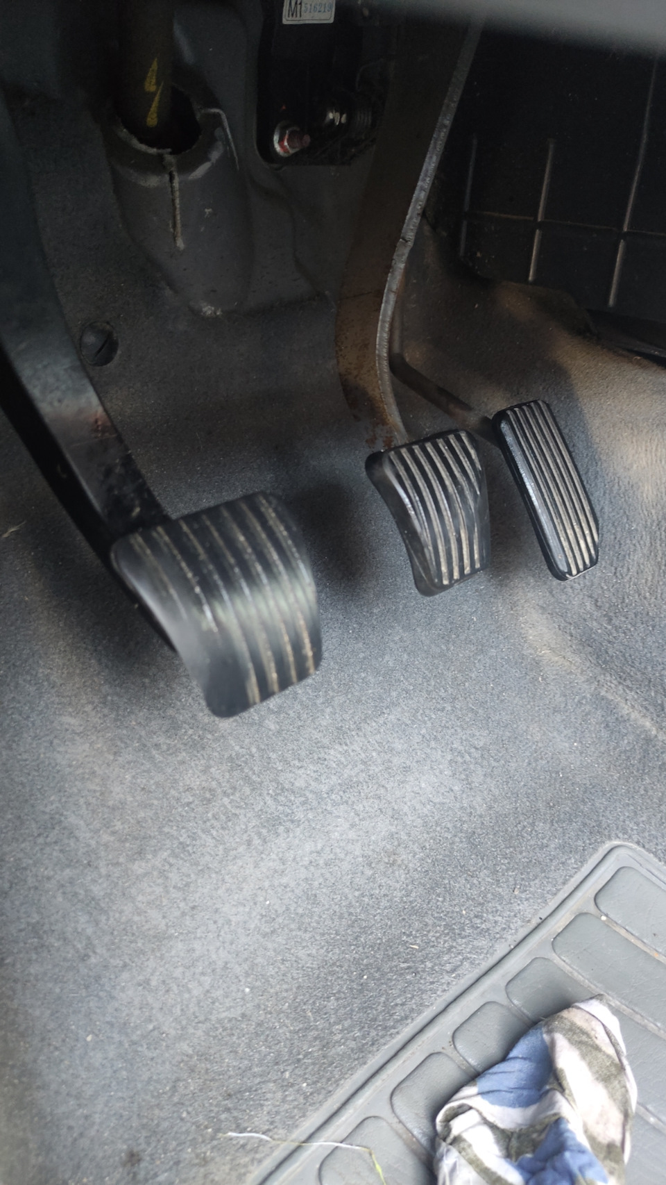 Накладки на педали — Chevrolet Lacetti Sedan, 1,8 л, 2009 года ...