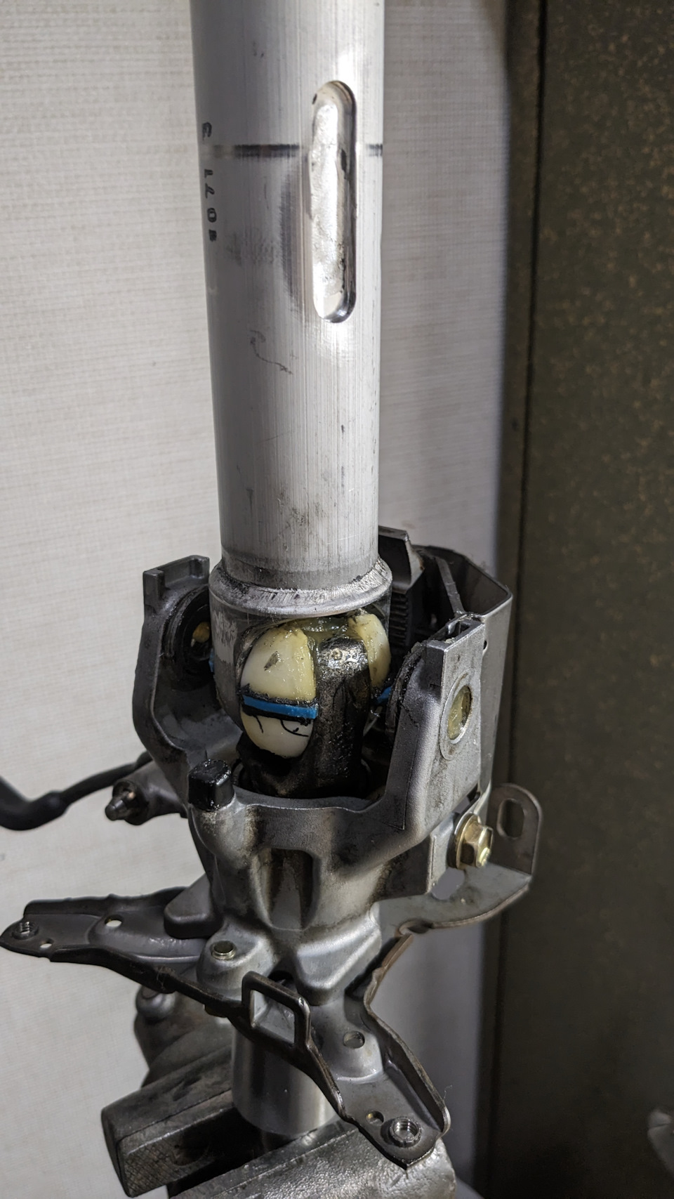 стук в рулевой колонке — Toyota Land Cruiser Prado 120-series, 2,7 л ...