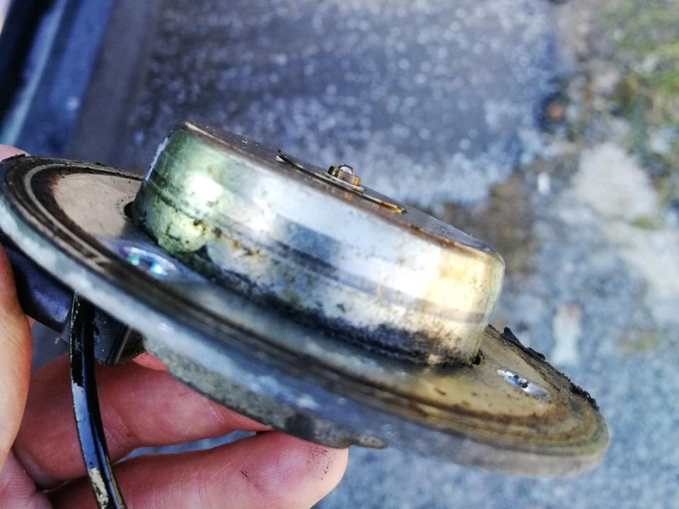 Старый клапан с закисшей иглой — Skoda Superb Combi (Mk2)