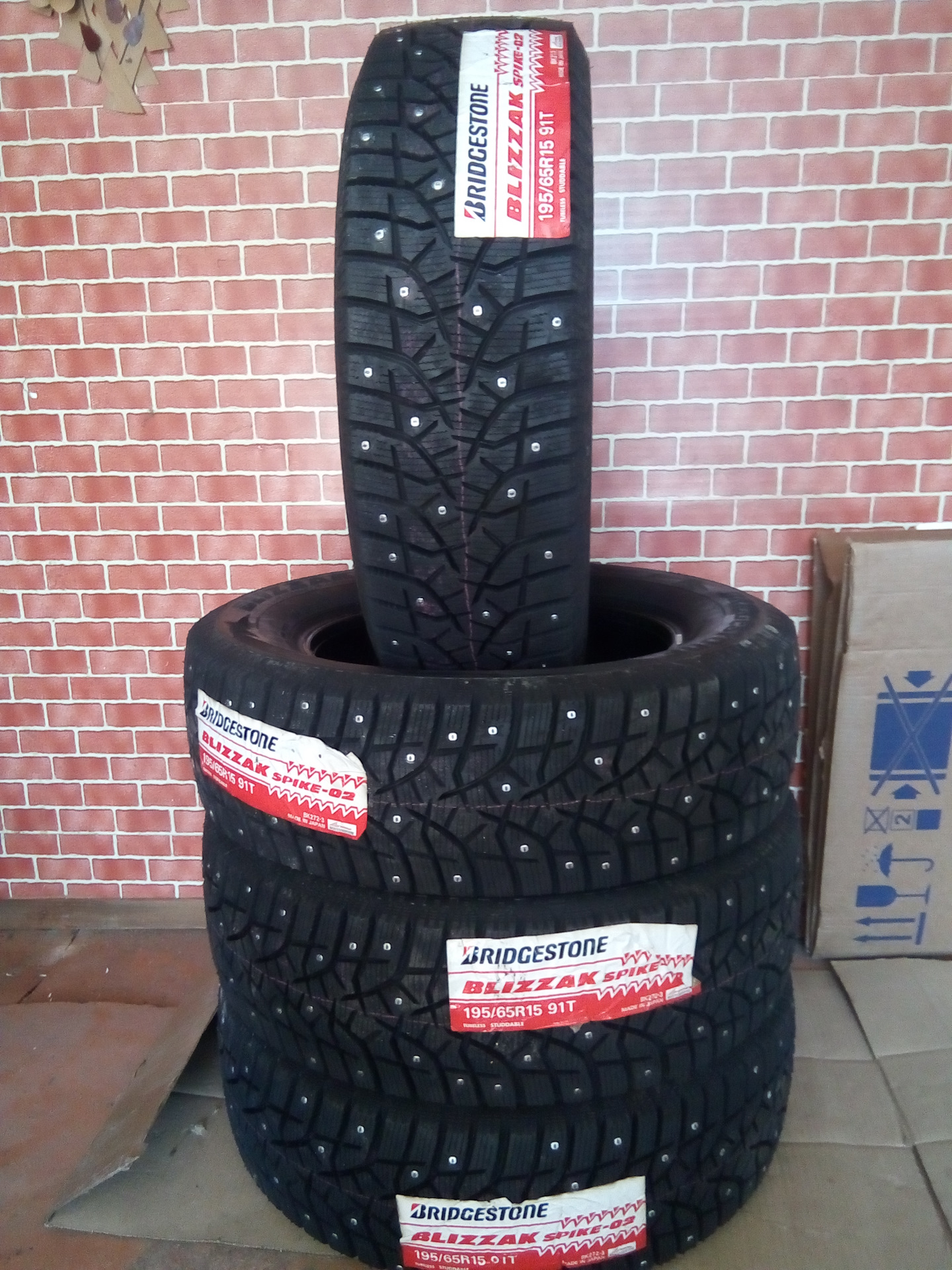 Бриджстоун спайк 02. Bridgestone Blizzak Spike-02 195/60 r15. Колеса Бриджстоун Спайк 02 195. Спайк 0.2.