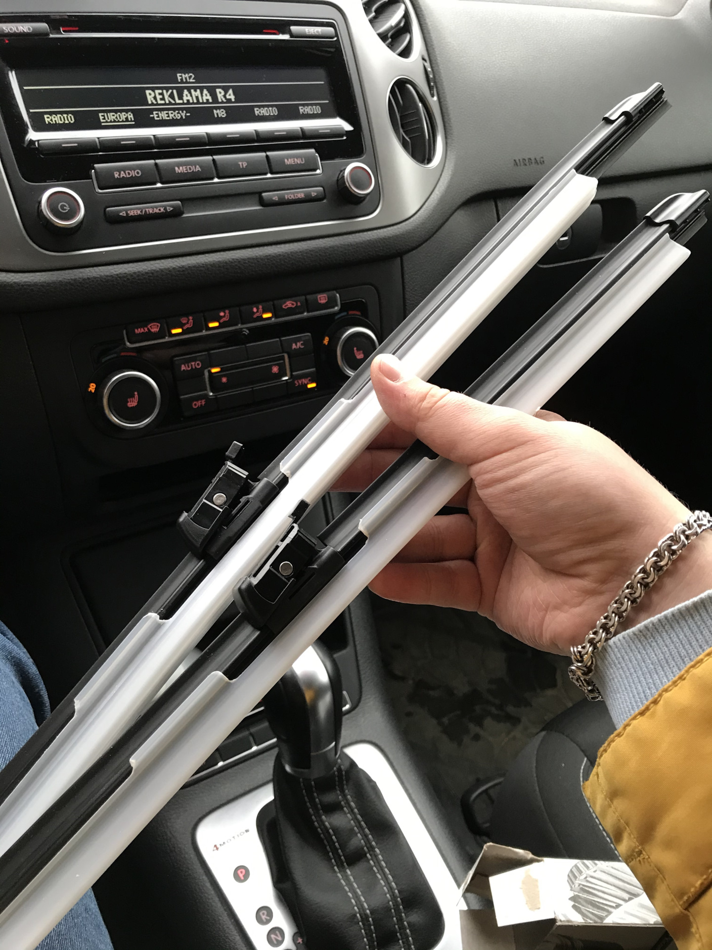 Дворники для Тигуана — Volkswagen Tiguan (1G), 2 л, 2015 года ...