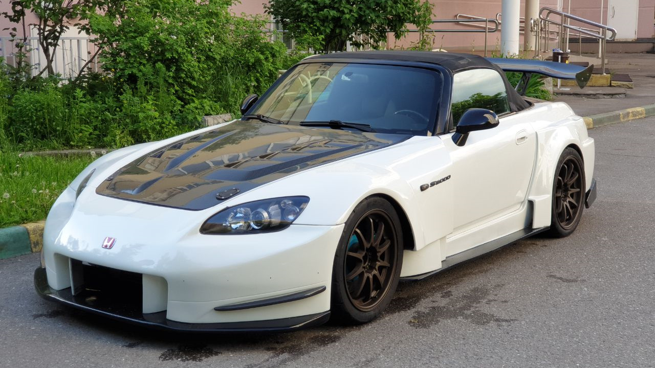 Honda s2000 Red White Wheels