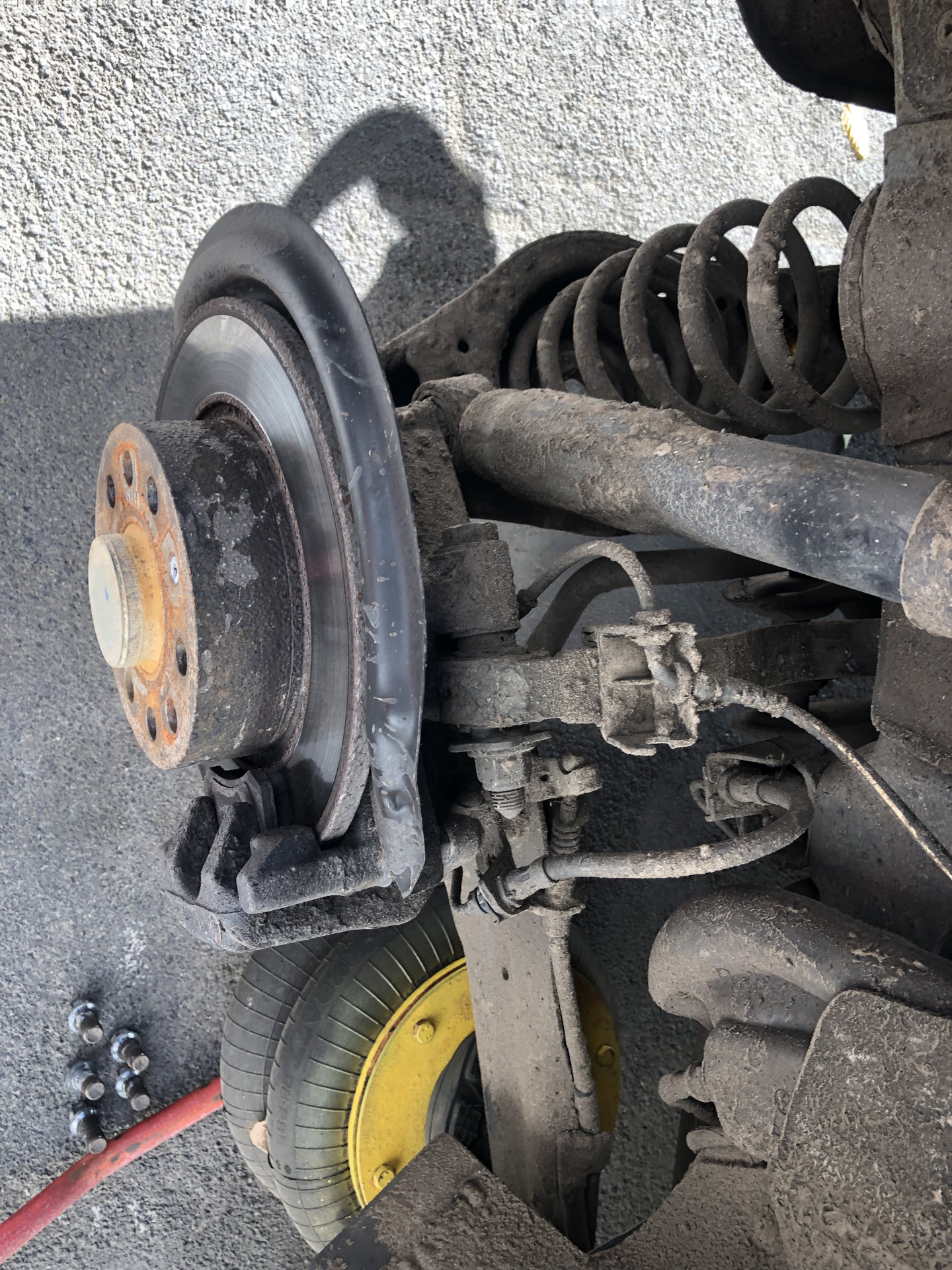 Замена стоек, тяжки, подшипник и колодки — Skoda Yeti, 1,2 л, 2012 года ...