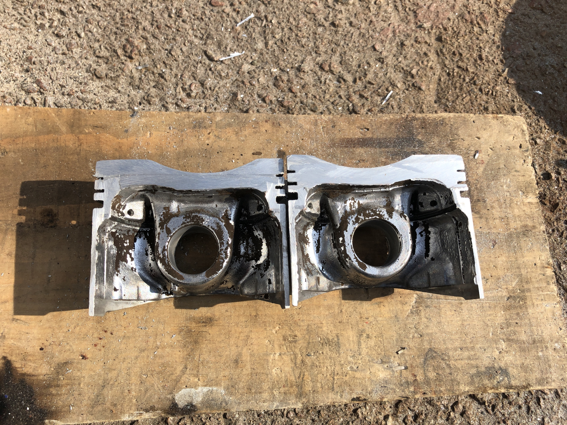 Сравнение облегченной и тяжелой поршневой, а также поршень ВАЗ 2110 в ...