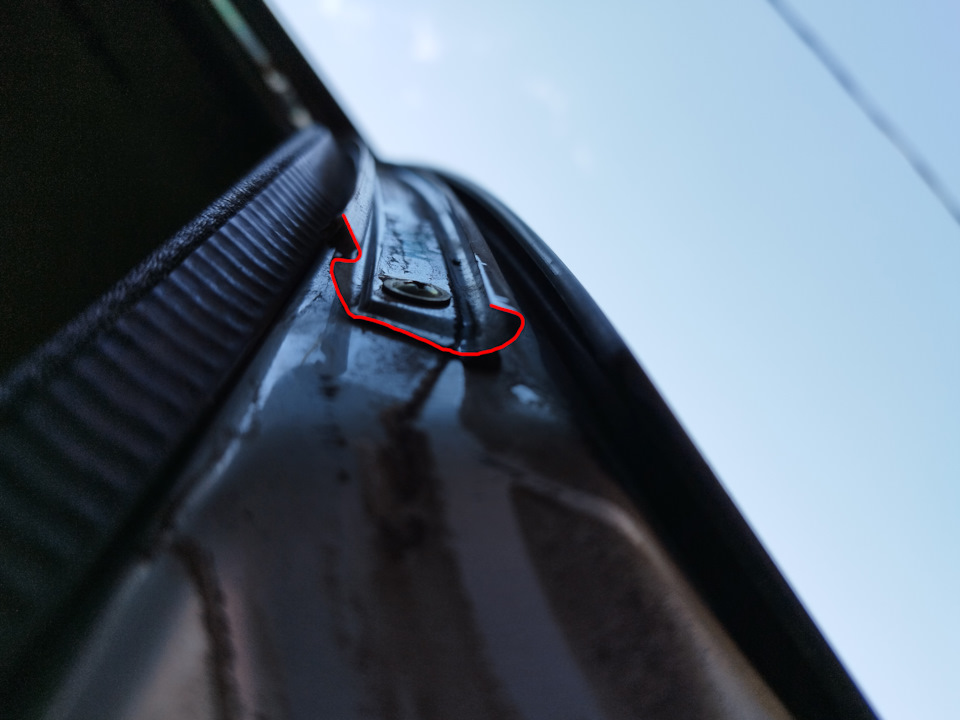так выглядит профиль металлического крепления уплотнителя. — Subaru Outback (BP)