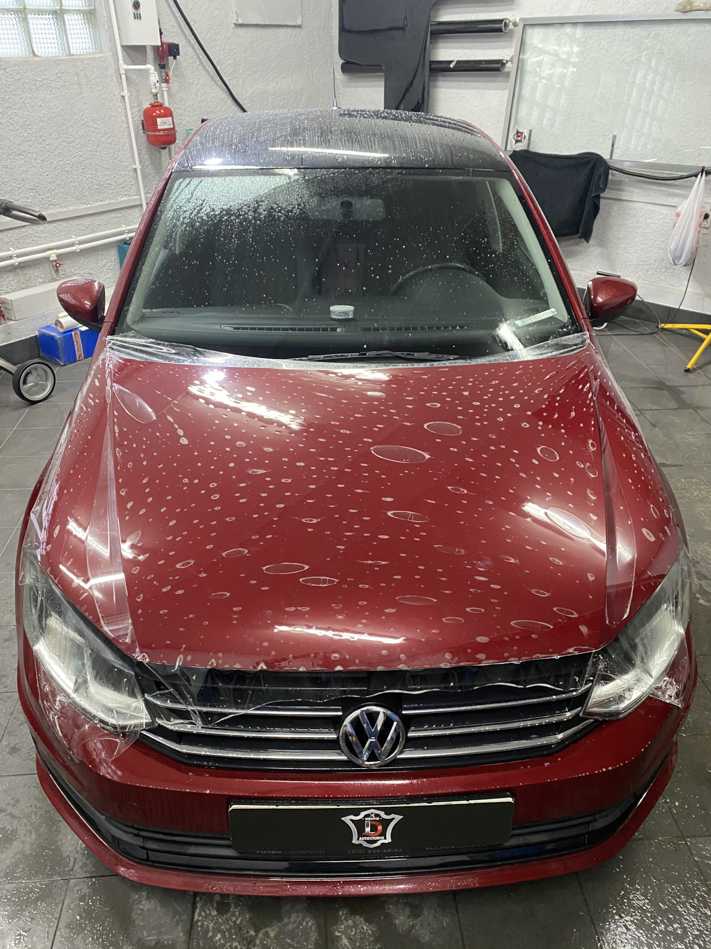 Оклейка в полиуритан морды и оклейка крыши в чёрный глянец — Volkswagen ...