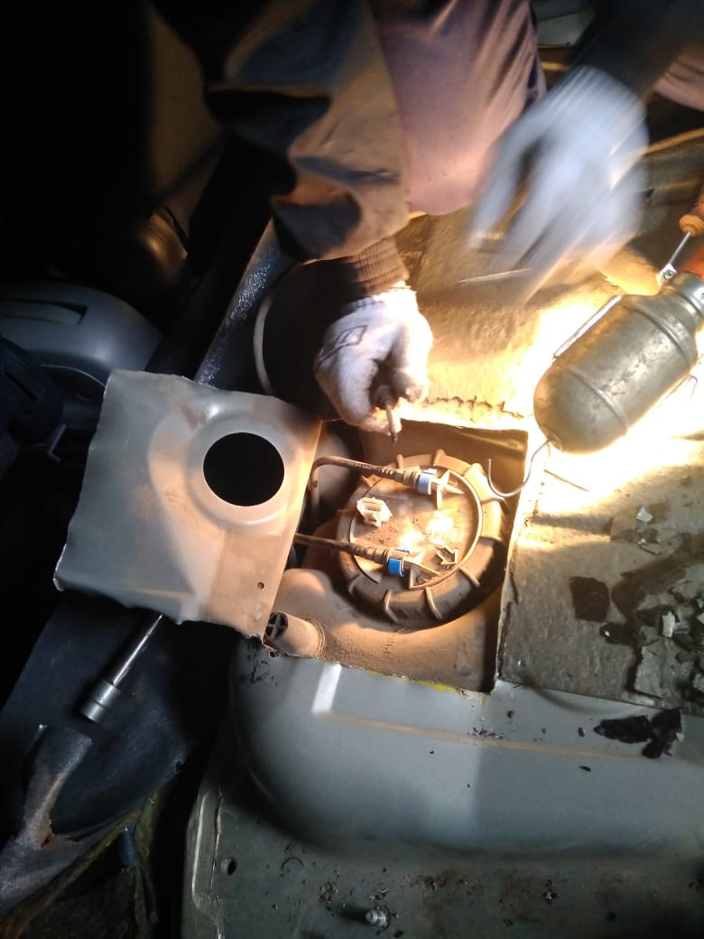 Распил тачки или замена бензонасоса и фильтра грубой очистки - Mazda Demio (2G),