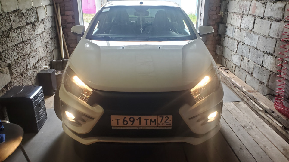 🤣Голубоглазка — Lada Vesta (1G), 1,6 л, 2017 года | тюнинг | DRIVE2