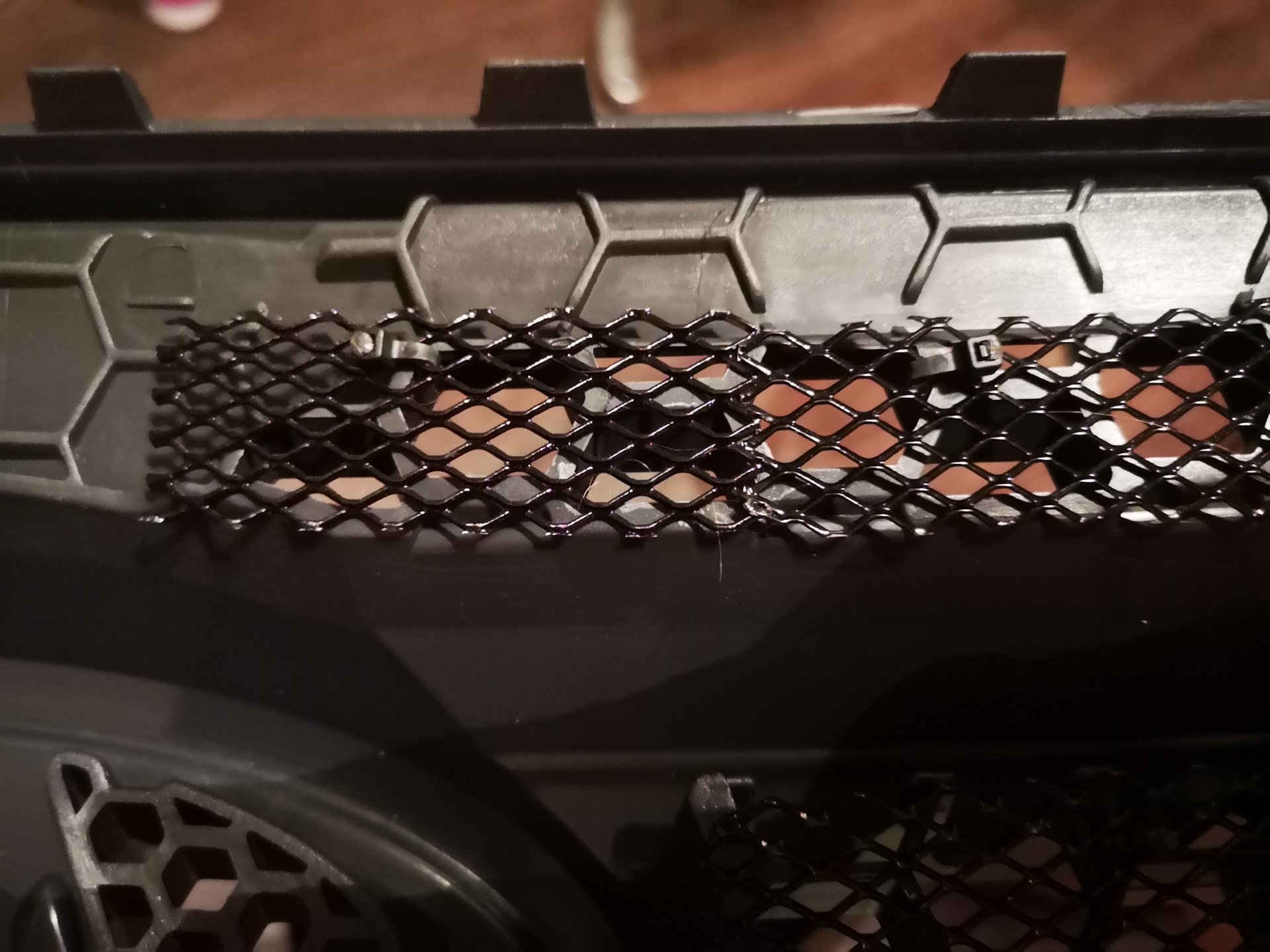 Решетка сетка — Lada Ларгус, 1,6 л, 2014 года | своими руками | DRIVE2