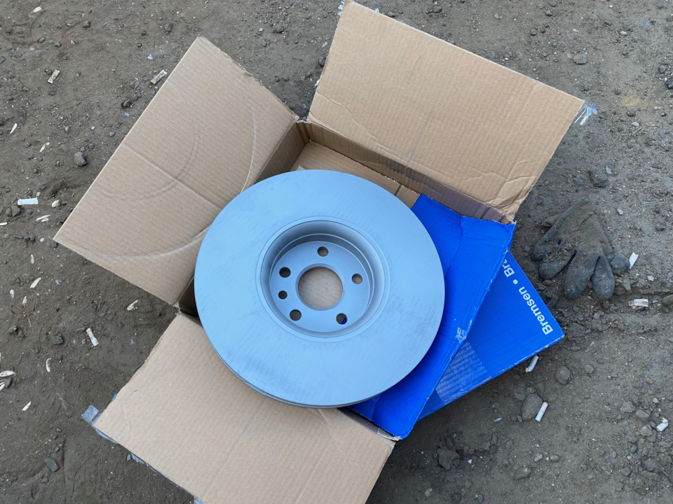 Замена тормозных дисков и колодок, + кнопка замыкания двери — Volvo ...