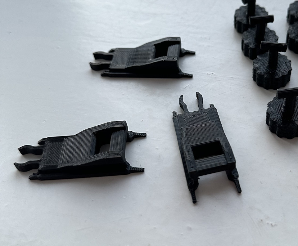 направляющая люка mercedes w124 126 1247820647. направляющие люка. левая направляющая люка пассат б3. ремкомплект люка e83. направляющие люка ауди 80.