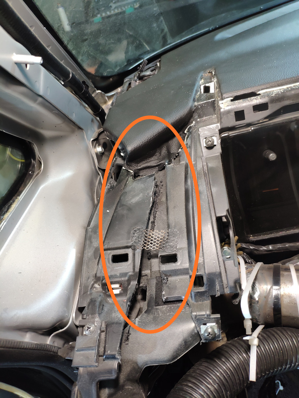 Разбираем панель приборов на Хонде Элюзион — Honda Elysion, 2,4 л, 2007 ...