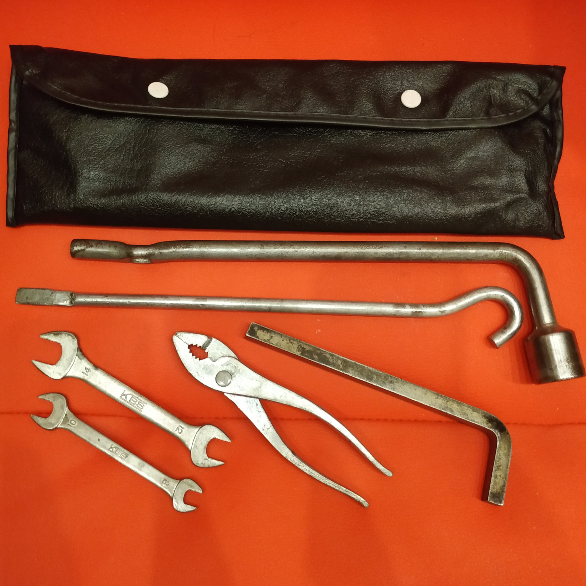 Nissan tools. Оригинальные инструменты. Инструмент Nissan ni-052011-Bush. Необычные инструмент с двумя ручками.