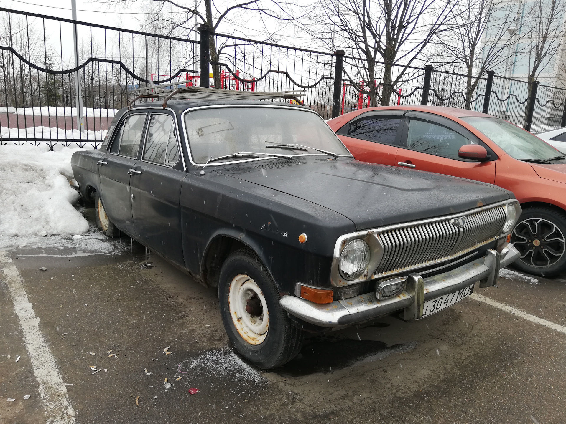 Московская волга. ГАЗ 24 10 Волга - брошенная. Волга ГАЗ 24 ржавая.