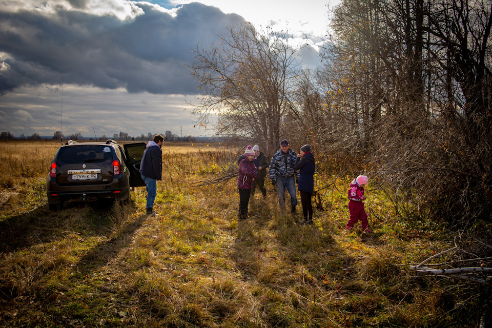 Бродим типа в поисках телефона — погода отличная — Renault Duster (1G)