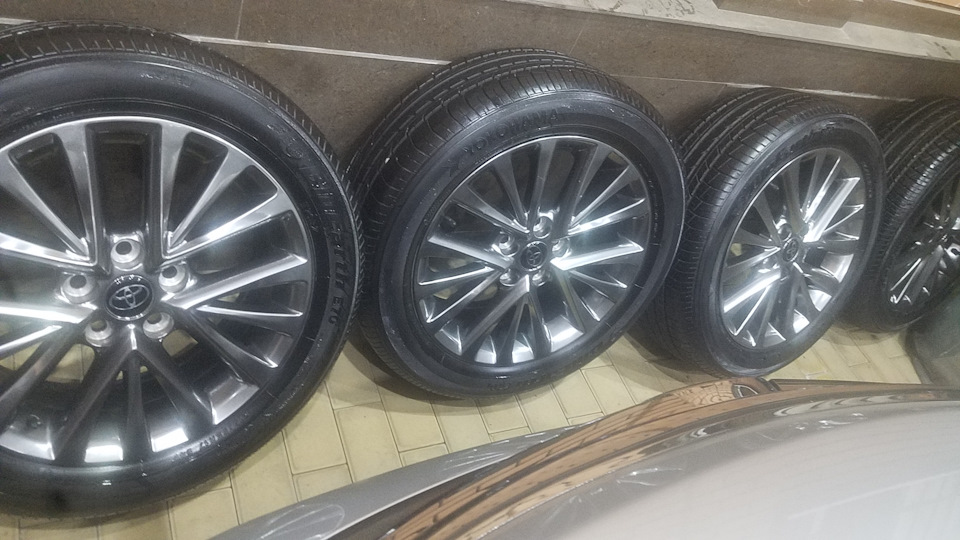 (ПРОДАНЫ) Колеса R17 графит — Toyota Camry (XV50), 2 л, 2016 года ...