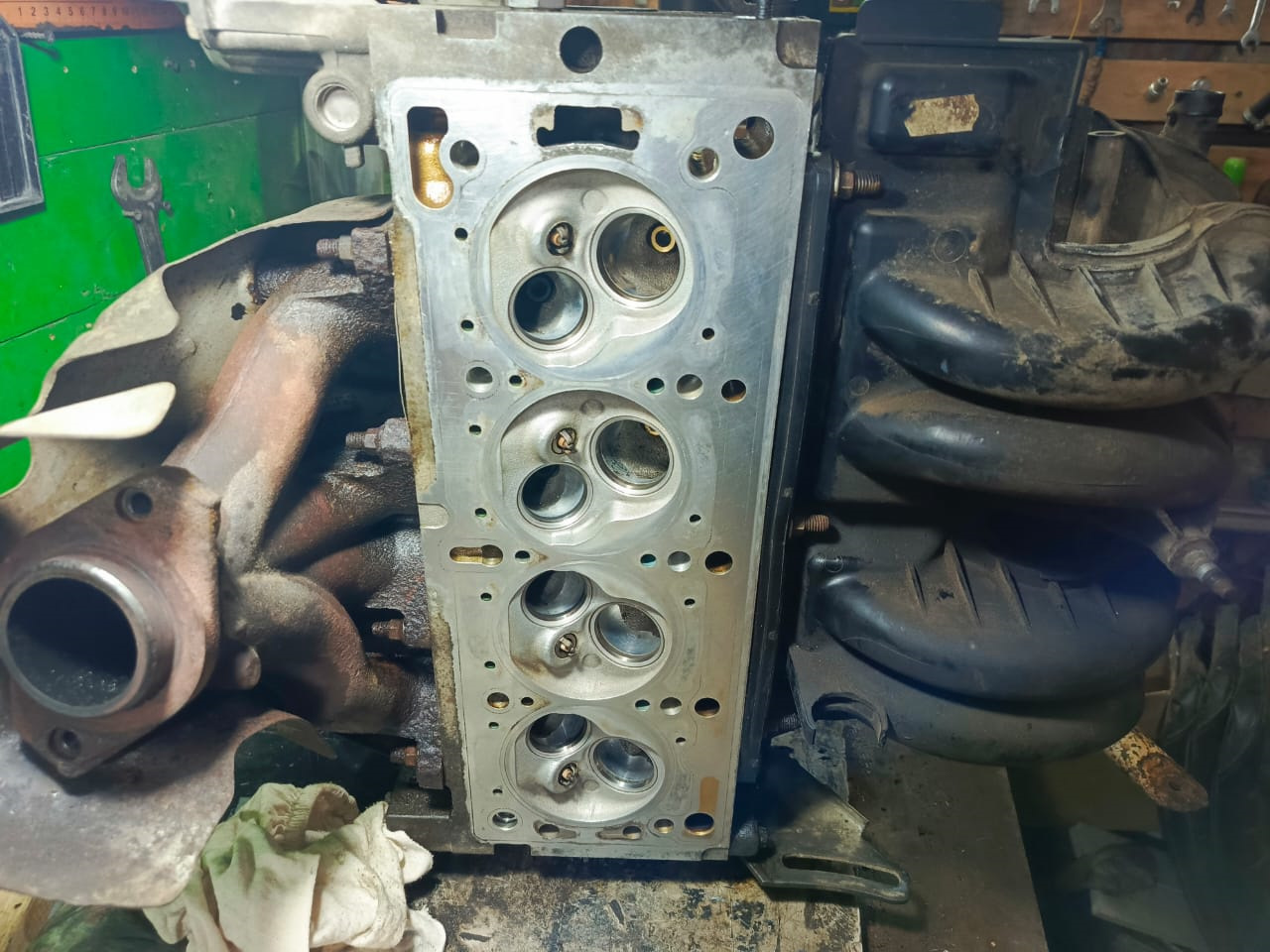 Разрыв ремня ГРМ — Renault Logan (1G), 1,4 л, 2008 года | своими руками ...