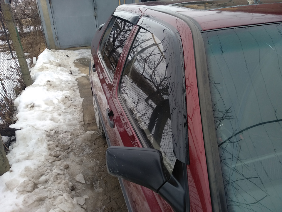 Ветровики — Volkswagen Vento, 1,8 л, 1993 года | аксессуары | DRIVE2